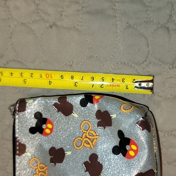 DISNEY PARKS SNACKMONEY POUCH/BAG - Picture 4 of 4